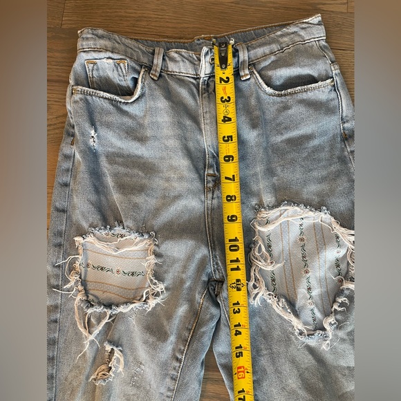 BDG Urban Outfitters Distressed Patch Work High Rise Mom Jean - Size 26 - Picture 3 of 10